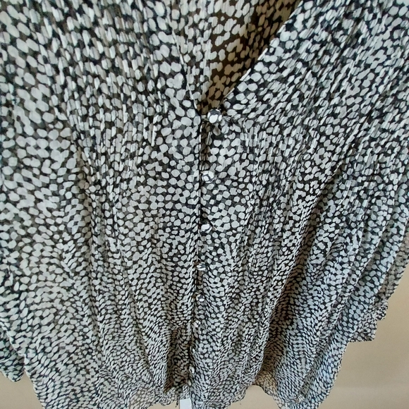 Joie silk hi low pleated feminine blouse - Picture 11 of 14